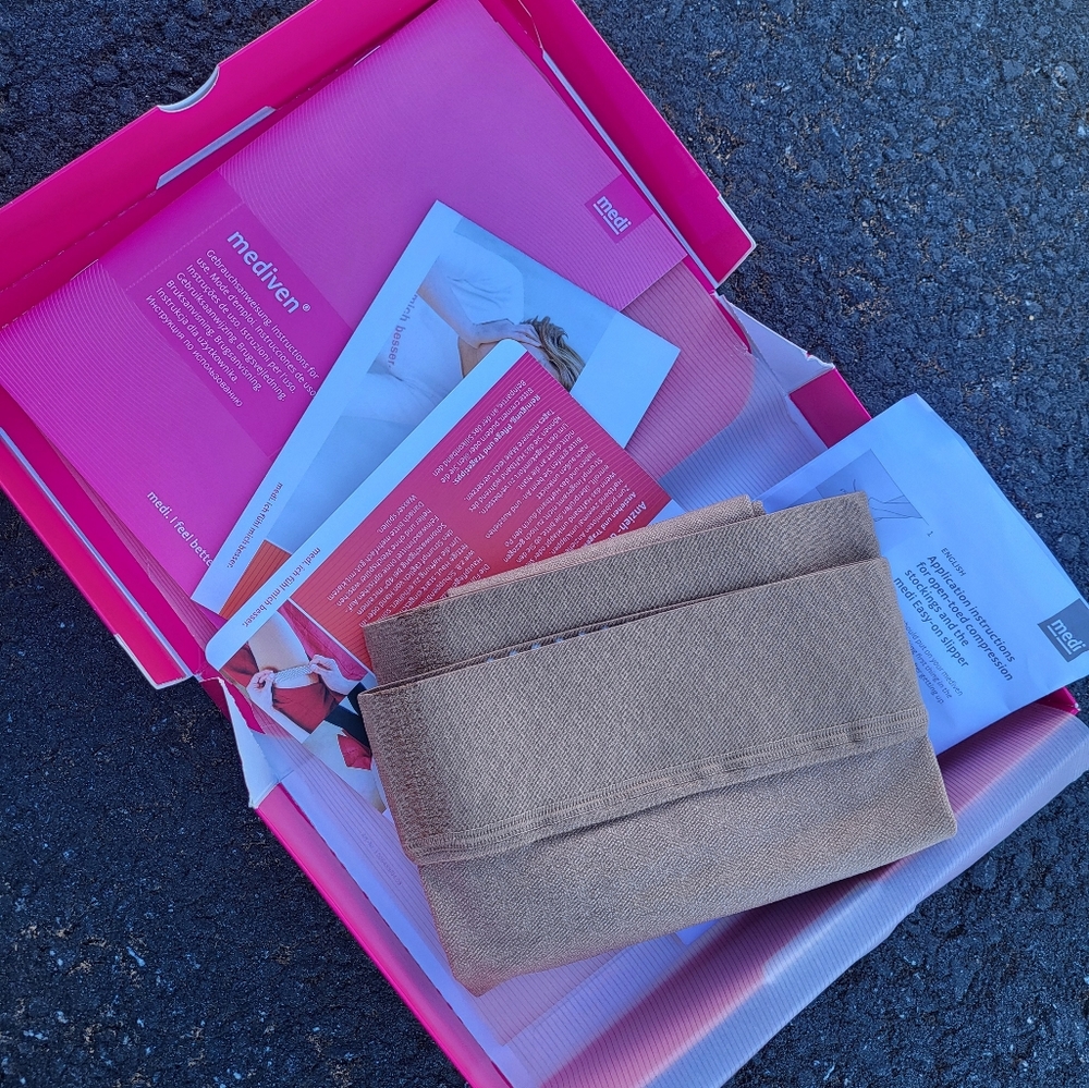 2 packs of Mediven medical compression